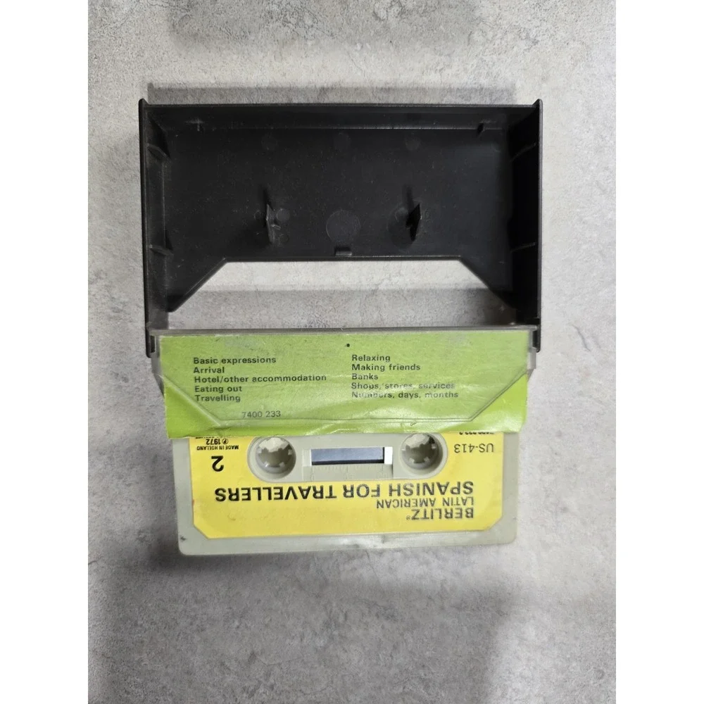 Berlitz Latin-American Spanish for Travelers Cassette Plus 32-Page Miniscript